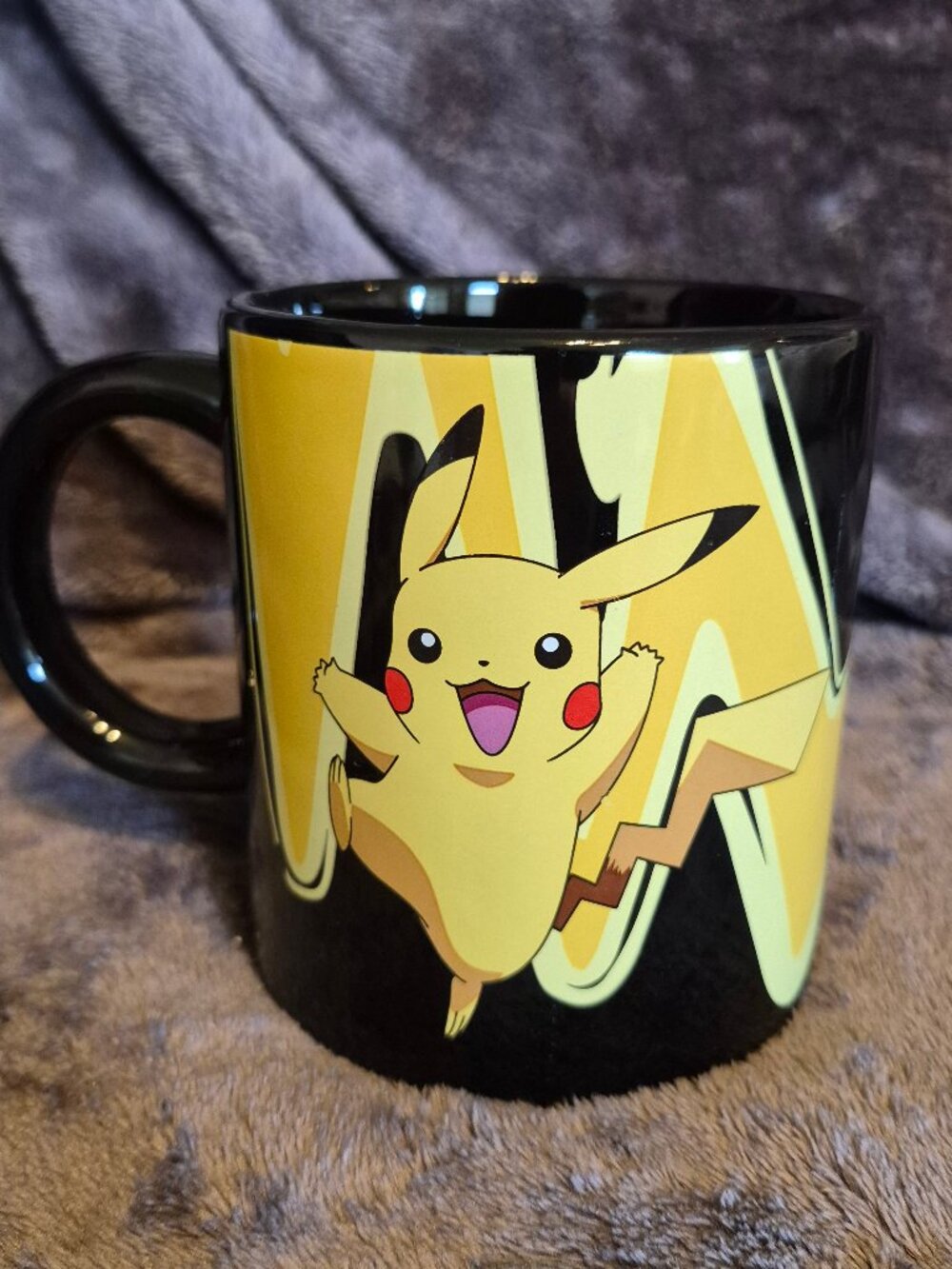Pokémon Pikachu Spinner 16oz Coffee Mug Black SM-09-16-07292016B